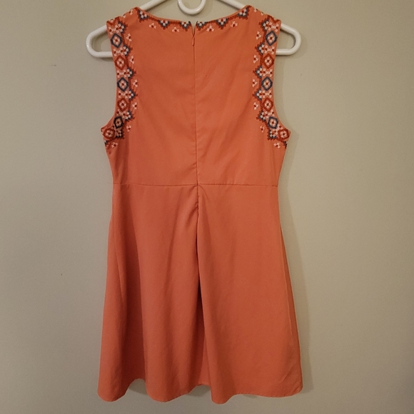 Dress - Picture 3 of 4